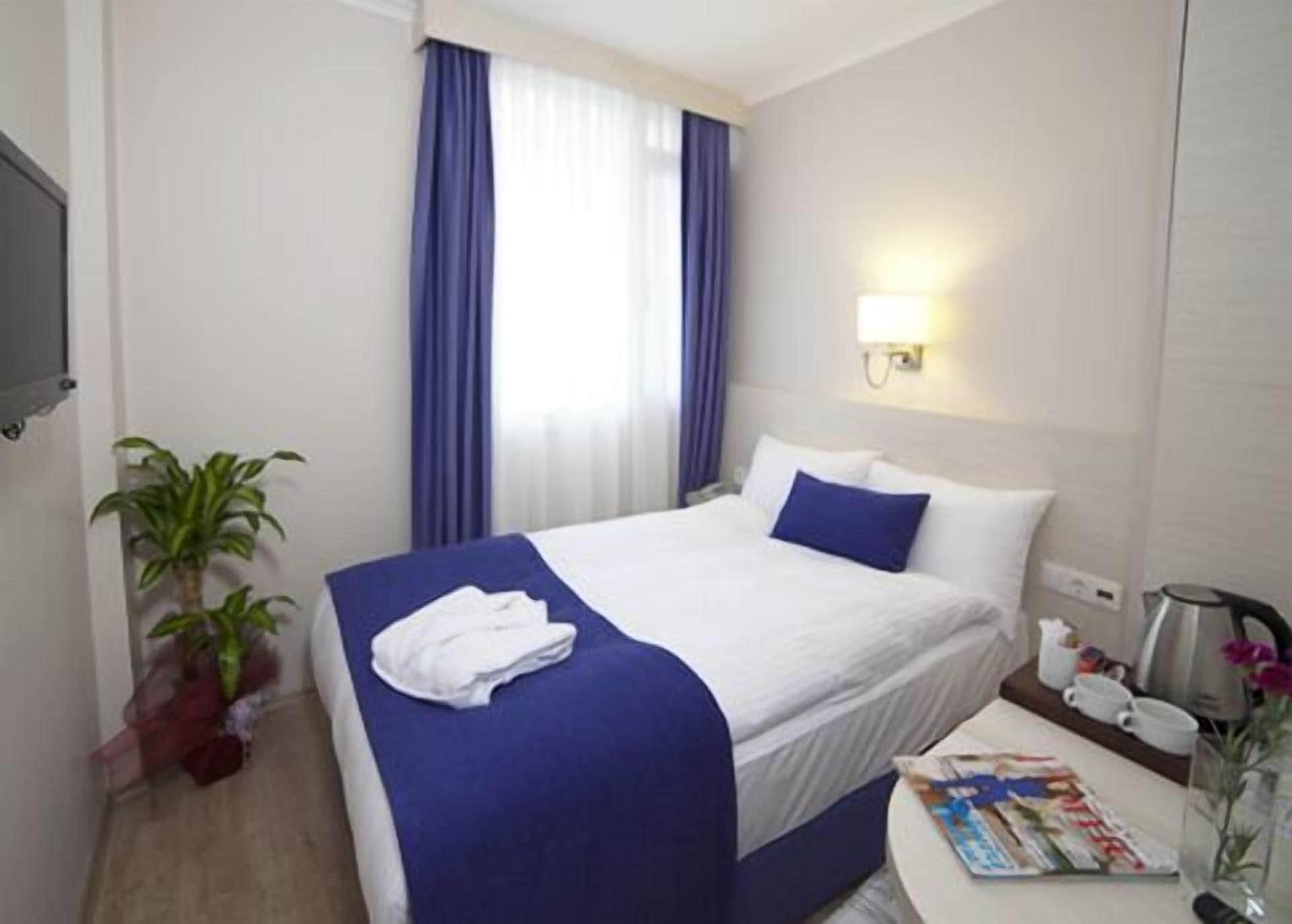 Walk In Hotel Измир Экстерьер фото