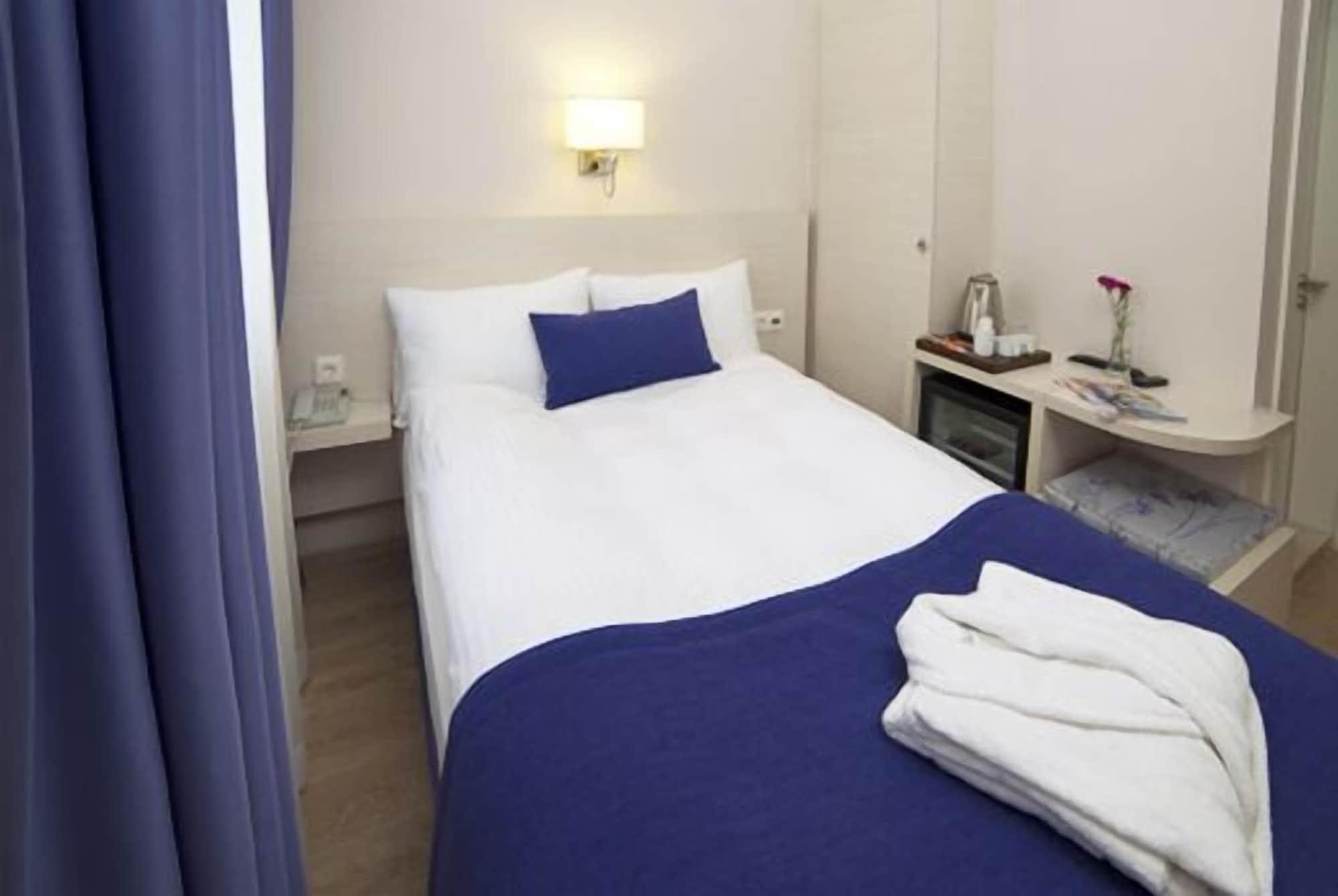 Walk In Hotel Измир Экстерьер фото