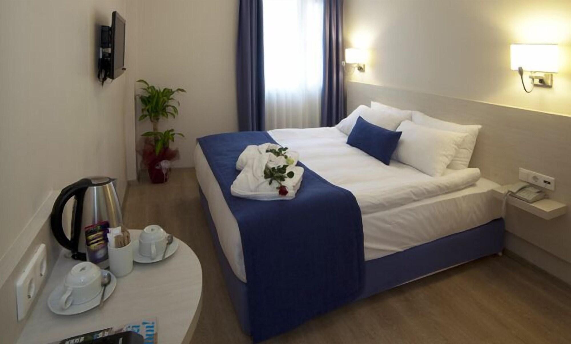 Walk In Hotel Измир Экстерьер фото