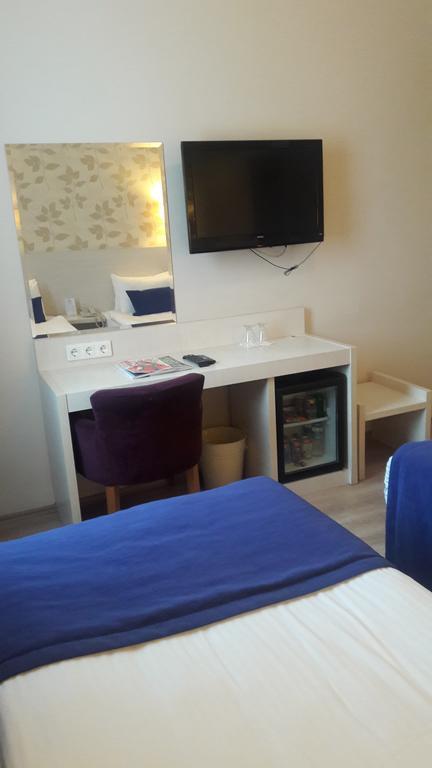 Walk In Hotel Измир Экстерьер фото