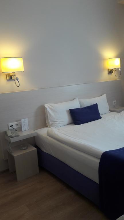 Walk In Hotel Измир Экстерьер фото