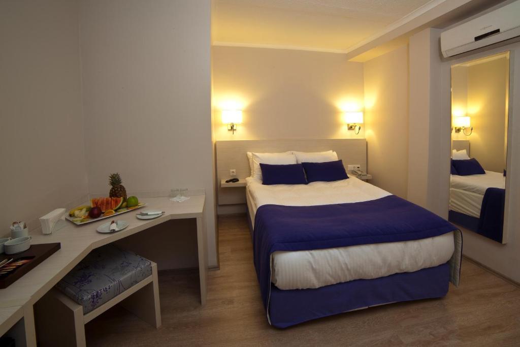 Walk In Hotel Измир Экстерьер фото