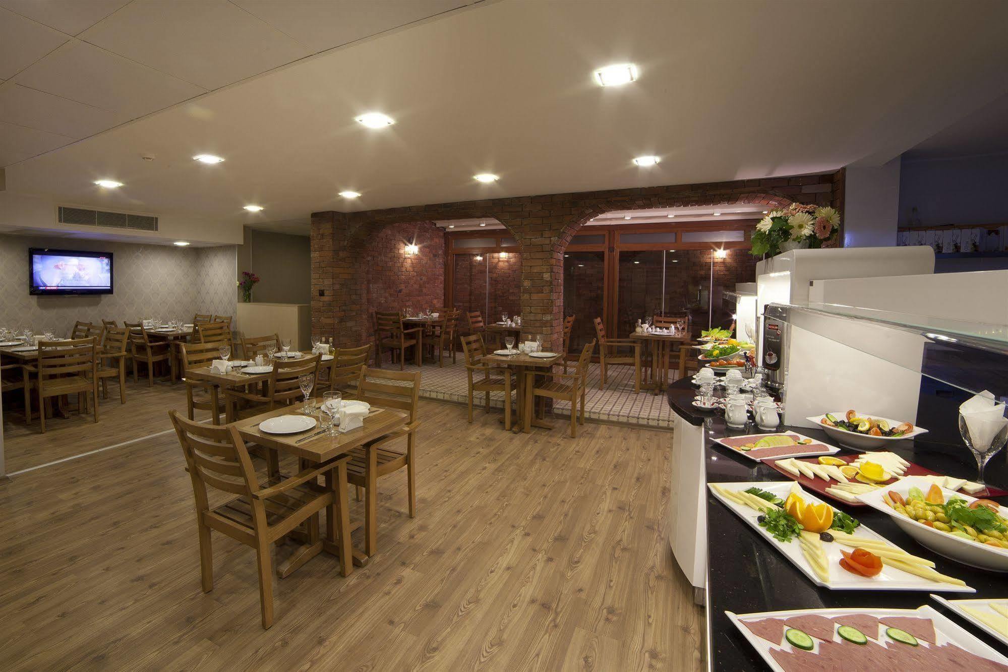 Walk In Hotel Измир Экстерьер фото